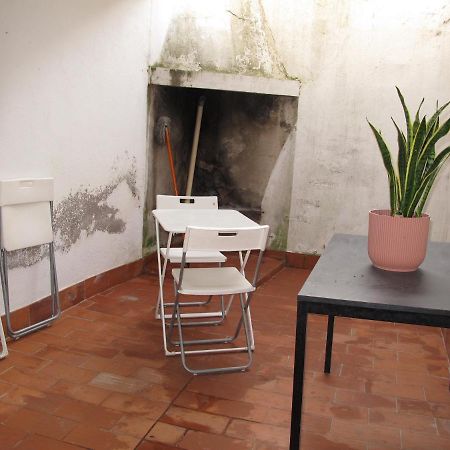 Appartement T1 Bis Cosy Avec Patio 17 Bis Tourbes Eksteriør billede